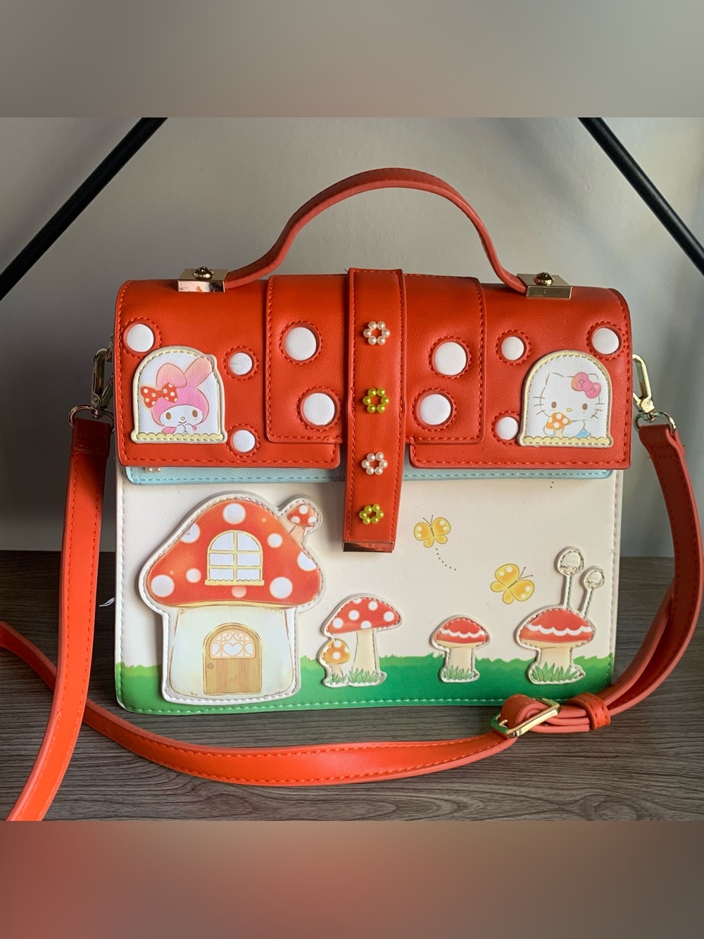 BOXLUNCH Sanrio Hello Kitty & Friends Mushroom House Crossbody Bag-Purse